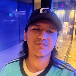 Meet your Posher, Carlos